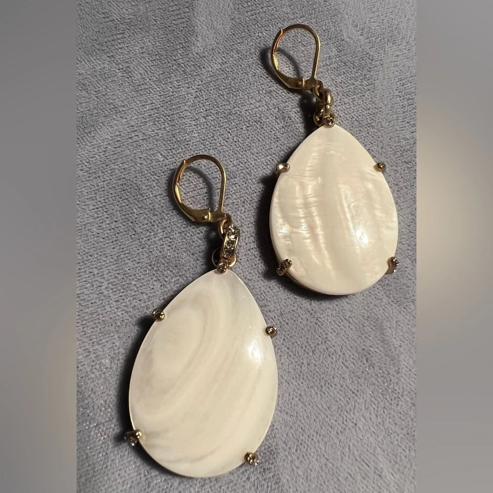 Large and light teardrop Mother of Pearl & Swarovski earrings - Picture 1 of 8